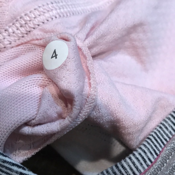 Lululemon pink Bra; size 4 - Picture 5 of 5